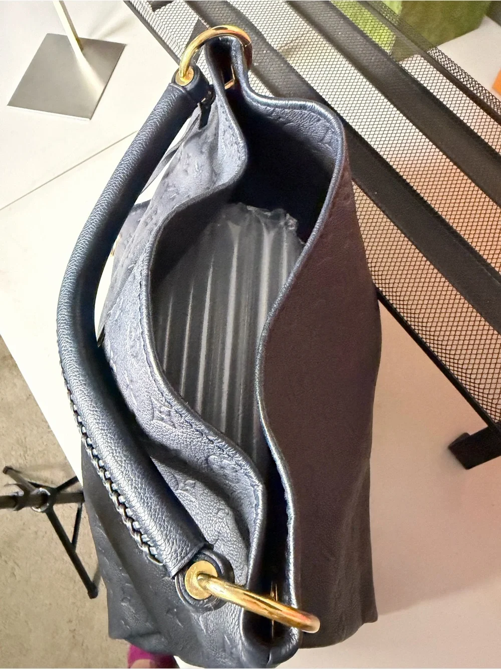 LOUIS VUITTON MONOGRAM EMPREINTE ARTSY MM – NAVY